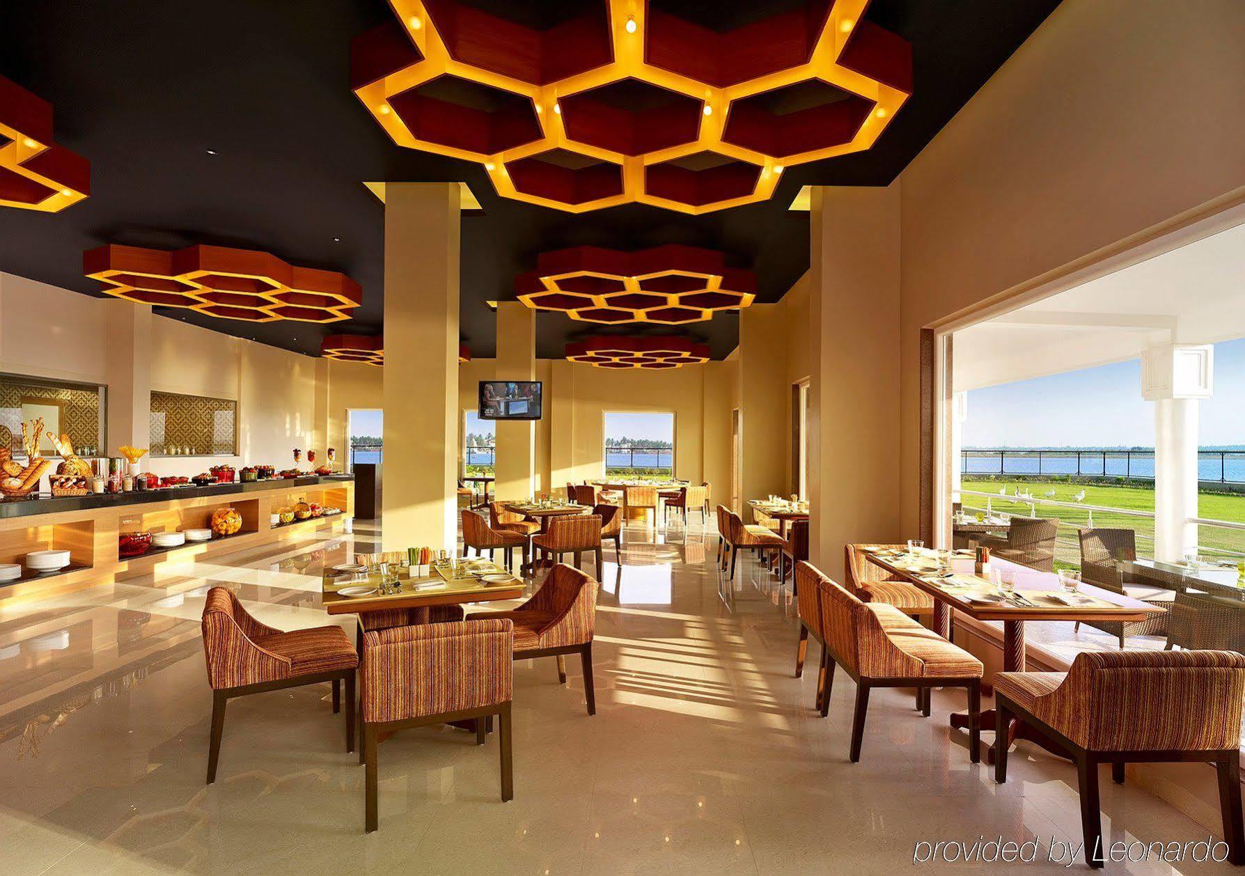 הובלי Hotel Naveen Lakeside מראה חיצוני תמונה