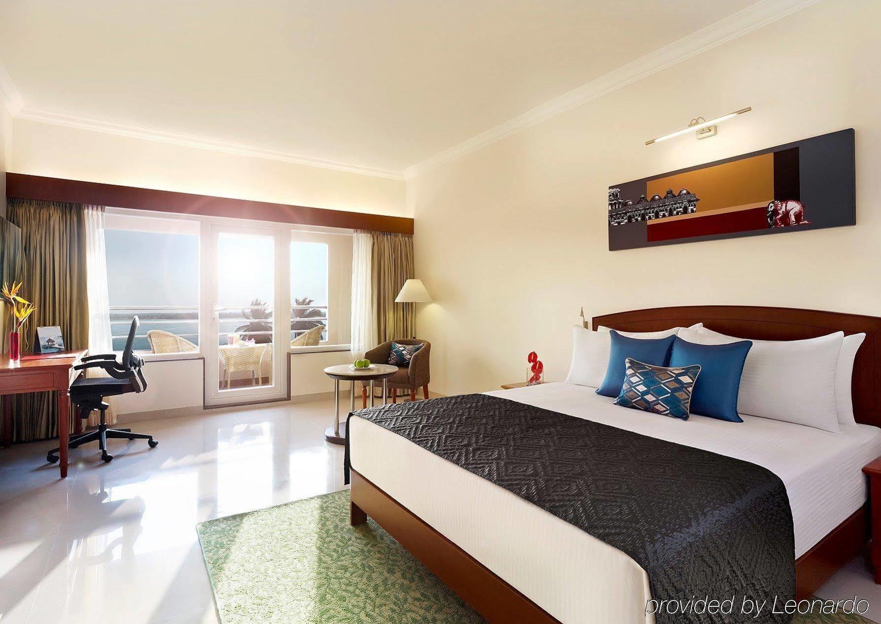 הובלי Hotel Naveen Lakeside מראה חיצוני תמונה