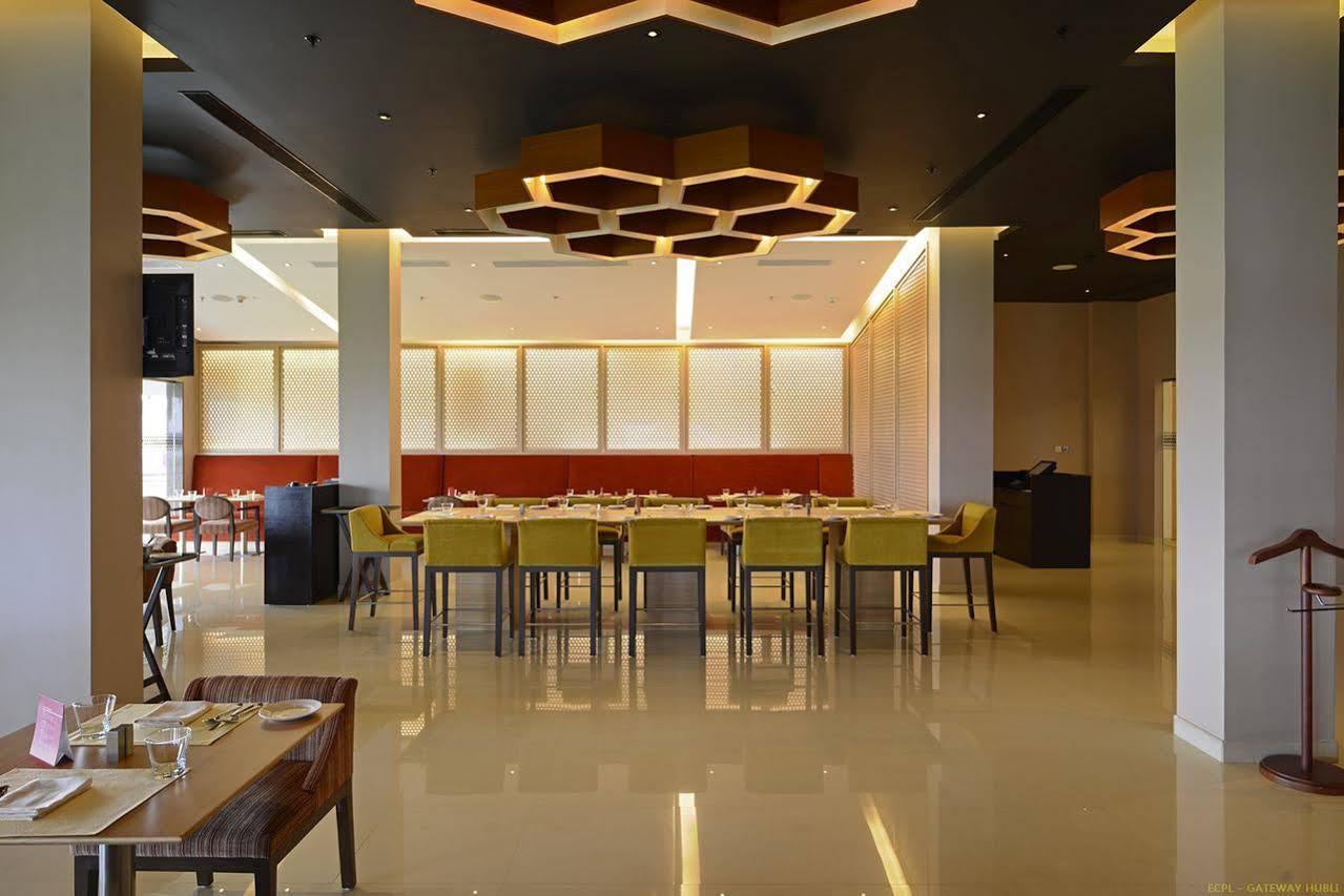 הובלי Hotel Naveen Lakeside מראה חיצוני תמונה