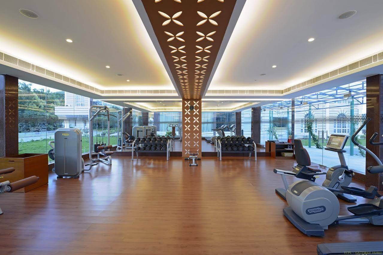 הובלי Hotel Naveen Lakeside מראה חיצוני תמונה