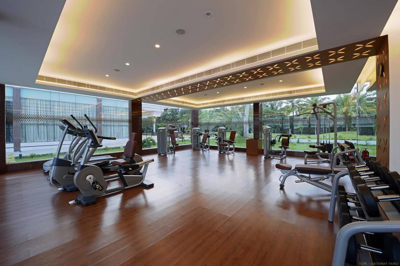 הובלי Hotel Naveen Lakeside מראה חיצוני תמונה