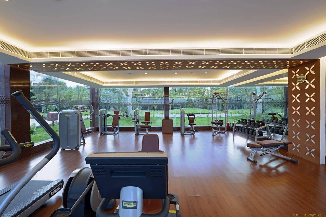הובלי Hotel Naveen Lakeside מראה חיצוני תמונה
